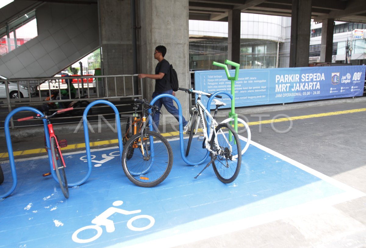 Fasilitas Parkir Sepeda Stasiun Mrt Antara Foto