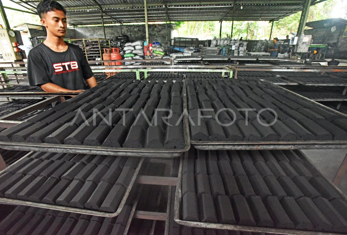 Ekspor Arang Batok Kelapa Ke Arab Saudi ANTARA Foto