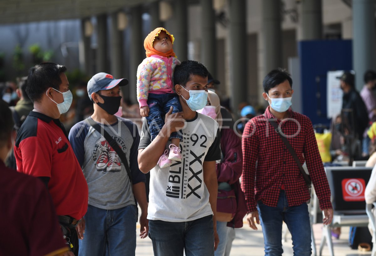 Pengetatan Persyaratan Pelaku Perjalanan Dalam Negeri Antara Foto