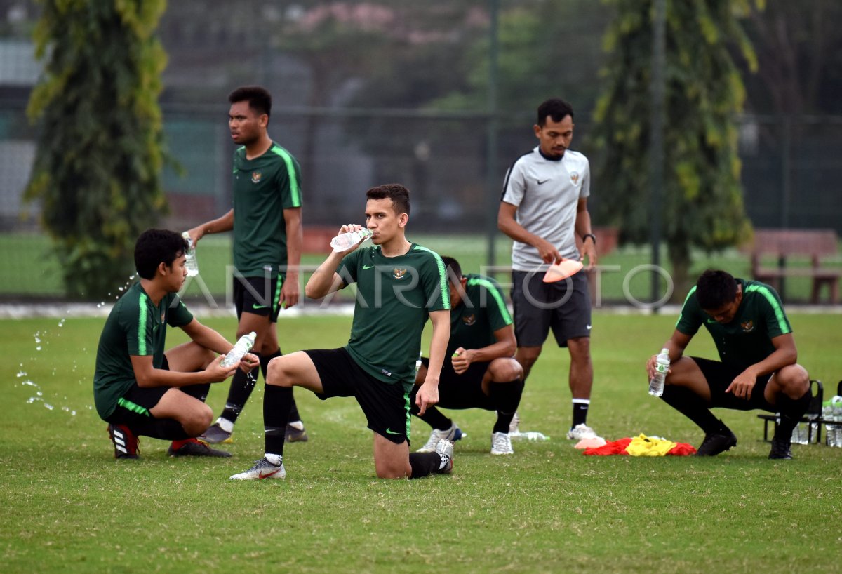 Latihan Timnas U Indonesia Antara Foto