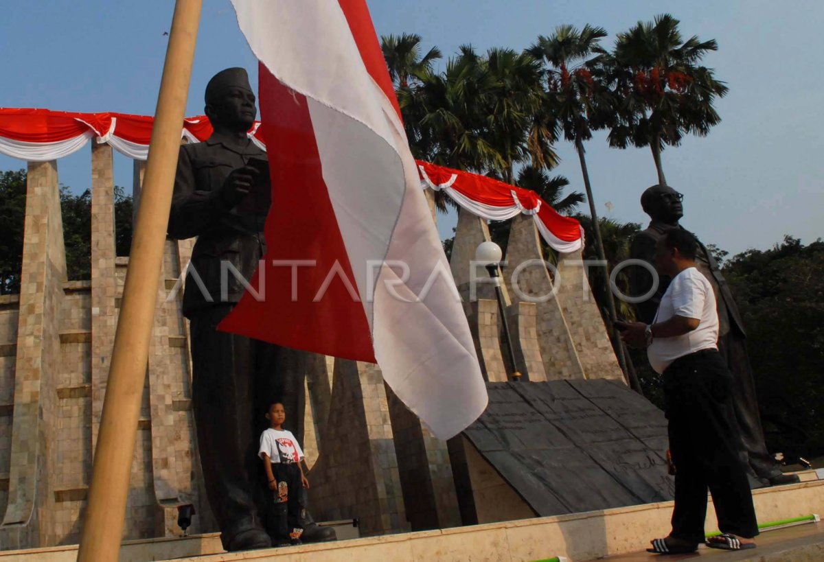 Taman Proklamasi Antara Foto