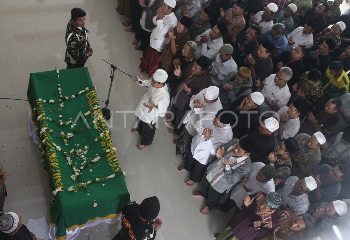 Kh Hasyim Muzadi Meninggal Dunia Antara Foto