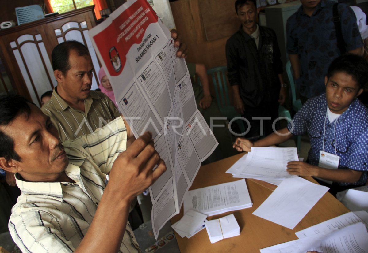 Hitung Ulang Surat Suara Pileg Antara Foto