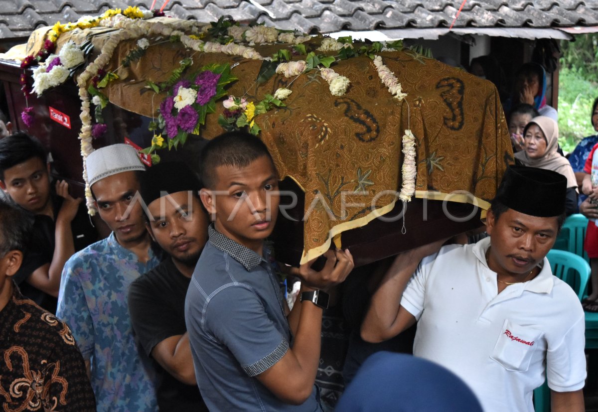 Jenazah Korban Kapal Tenggelam Tarakan Antara Foto