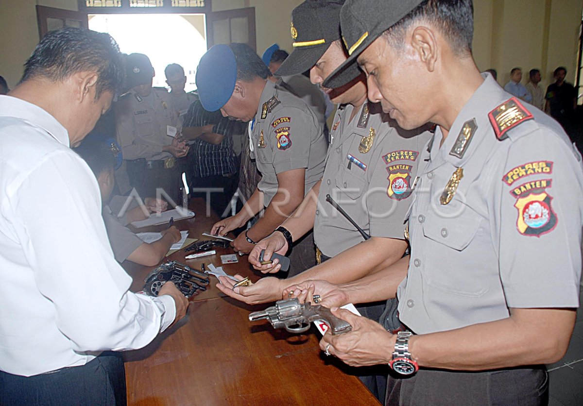 Pemeriksaan Senpi Antara Foto