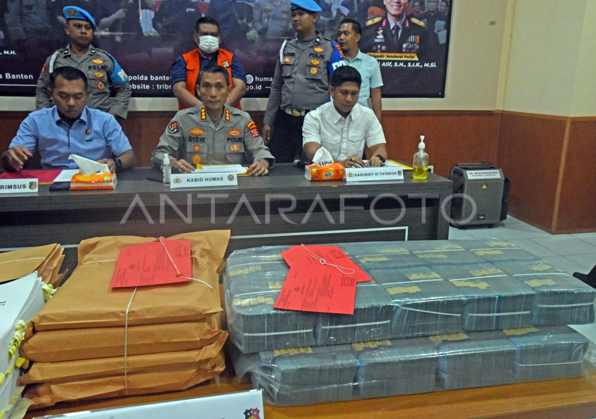 Pengungkapan Kasus Korupsi Proyek Fiktif Antara Foto