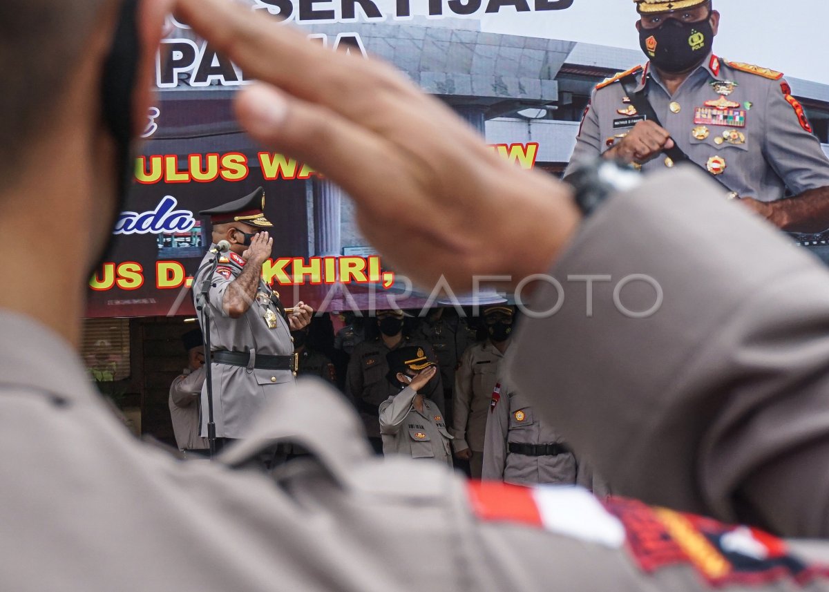 Upacara Sertijab Kapolda Papua Antara Foto