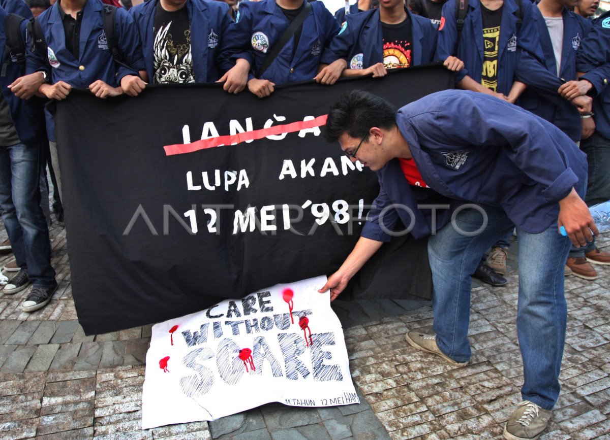 Peringatan Tragedi Trisakti Antara Foto