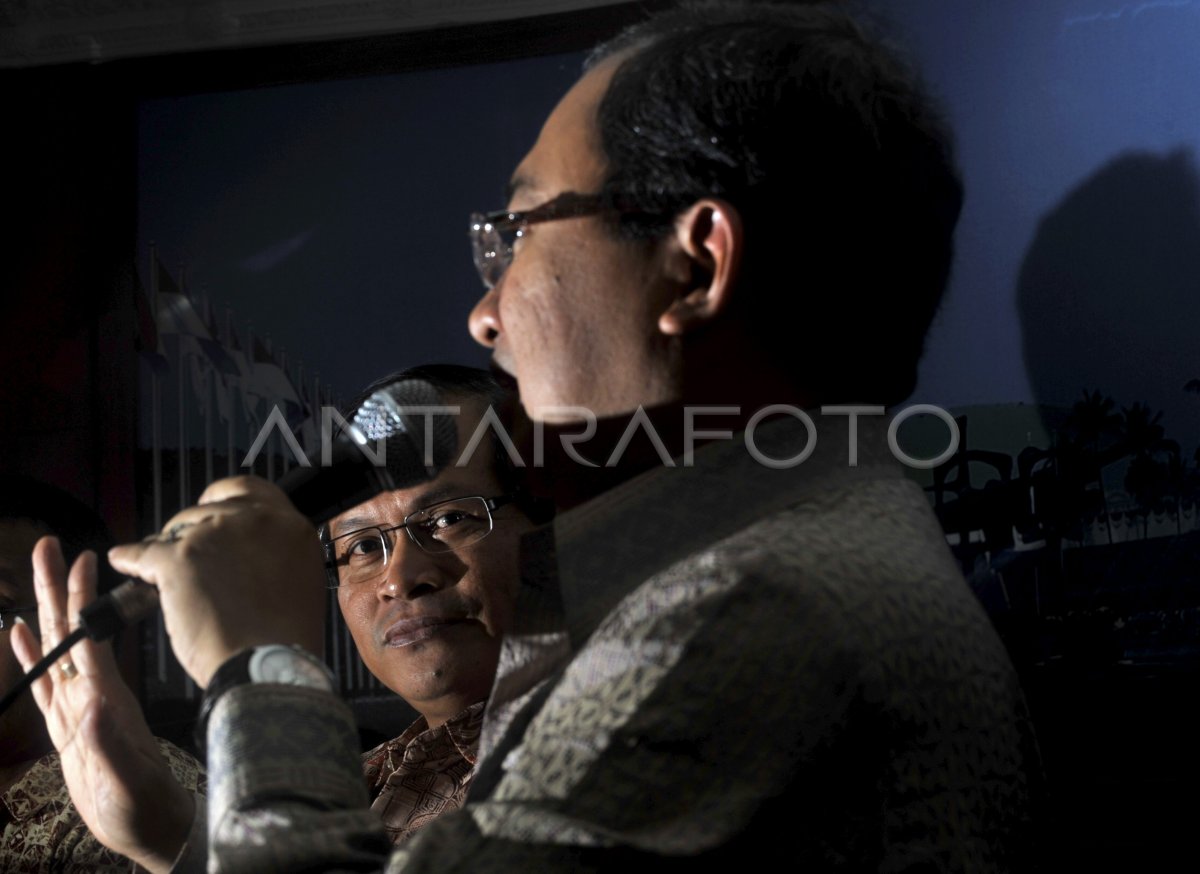 Momentum Reshuffle Menteri Antara Foto