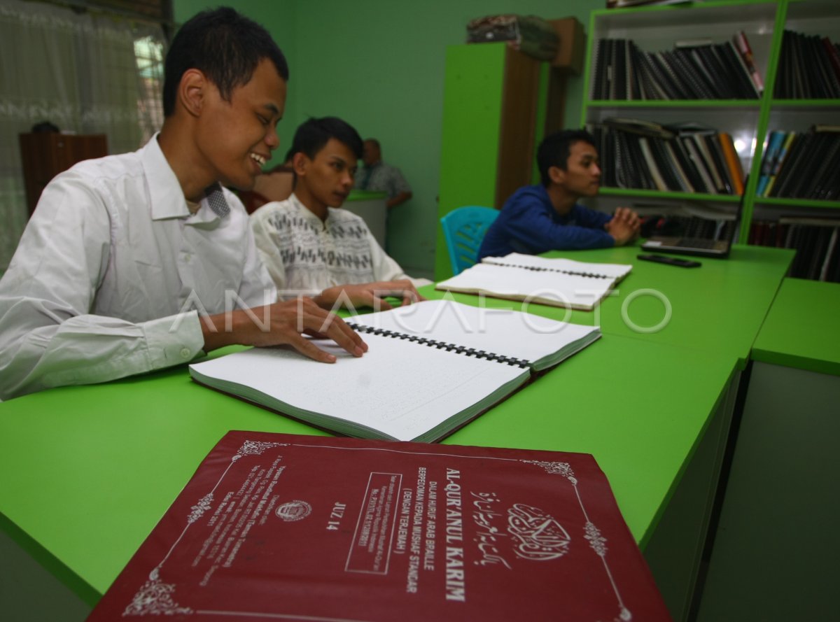 TADARUS DENGAN AL QURAN BRAILLE ANTARA Foto