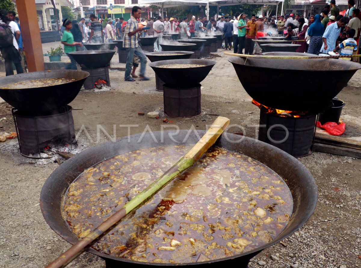 TRADISI KUAH BEULANGONG ANTARA Foto