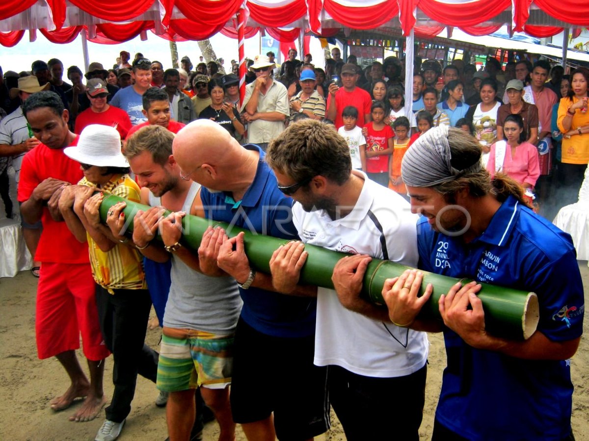 LOMBA PERAHU LAYAR ANTARA Foto