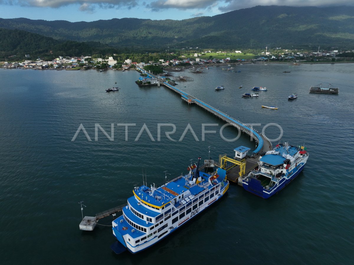 Kapal Feri Antar Pulau Di Sulawesi Tenggara Antara Foto