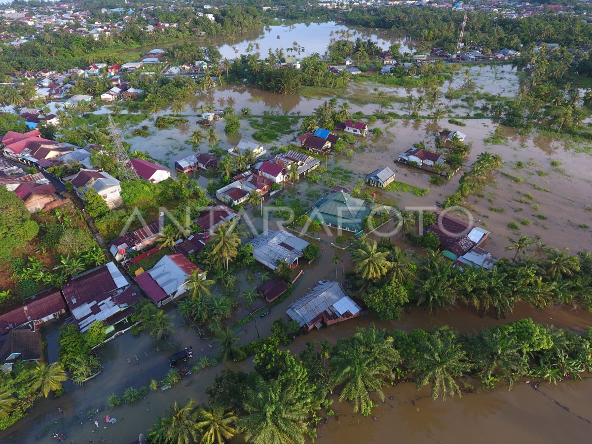 BANJIR DI BENGKULU ANTARA Foto