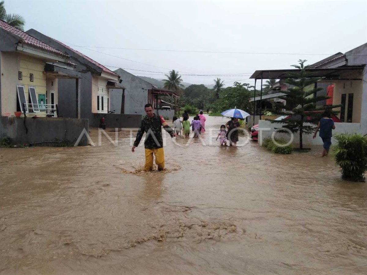 Banjir Di Kabupaten Kolaka Antara Foto