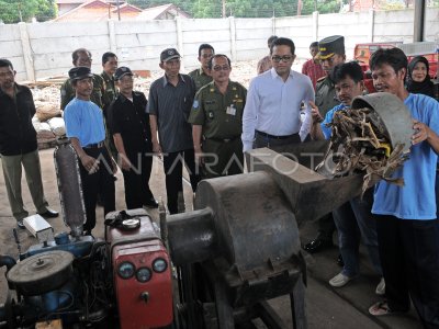 PERESMIAN BANK SAMPAH ANTARA Foto