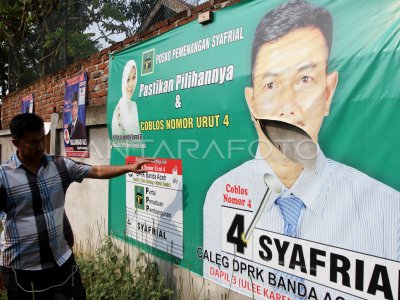 Pengrusakan Alat Peraga Kampanye Antara Foto