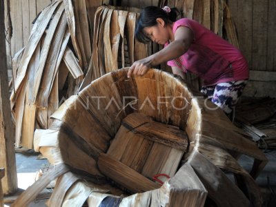 Pesanan Keranjang Tembakau Meningkat Antara Foto