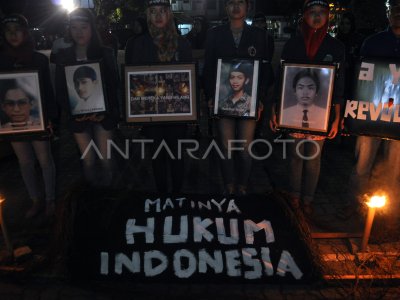 Peringatan Tragedi Trisakti Antara Foto