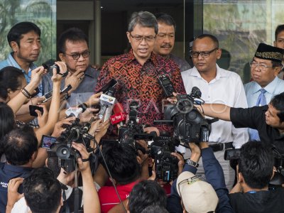 LAPORKAN HASIL AUDIT PANSUS ANTARA Foto