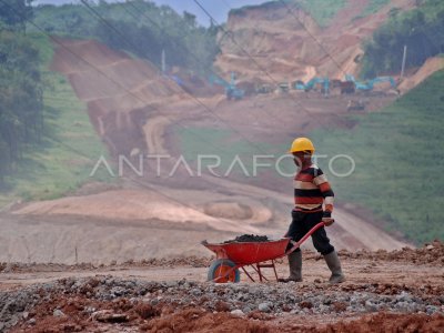 Penyelesaian Tol Bawen Salatiga Terhambat Antara Foto