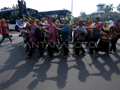 Pawai Penyandang Disabilitas Antara Foto