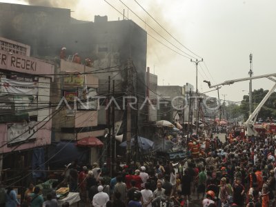 Kebakaran Di Pasar Kebayoran Lama Antara Foto