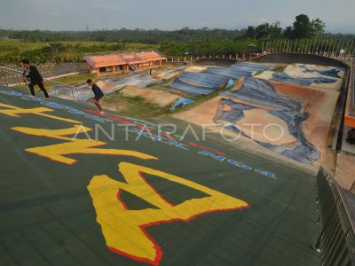 Sirkuit Bmx Galuh Ciamis Tidak Terawat Antara Foto