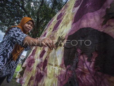 Kerajinan Kain Ecoprint Antara Foto