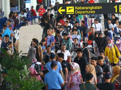 Puncak Arus Libur Natal Bandara Soetta Antara Foto