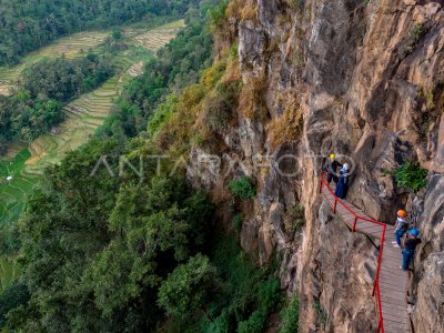 WISATA GUMUK RECO BUKIT SEPAKUNG ANTARA Foto