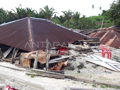 BANGUNAN RUSAK AKIBAT GEMPA ANTARA Foto