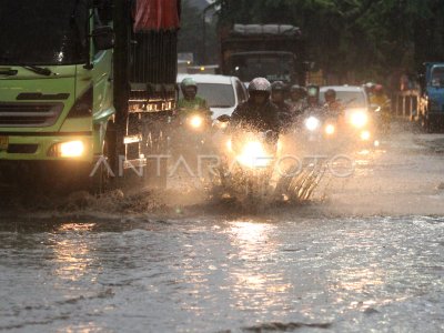 BANJIR AKIBAT DRAINASE BURUK DI BEKASI ANTARA Foto