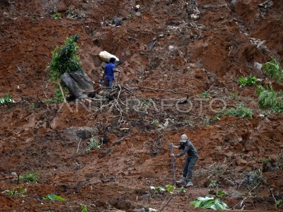 Pencarian Hari Ketiga Korban Tanah Longsor Jeneponto Antara Foto