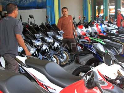 Omzet Penjualan Sepeda Motor Bekas Menurun Antara Foto