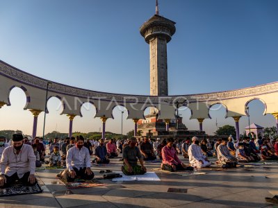 SHALAT IDUL ADHA DI MAJT SEMARANG ANTARA Foto