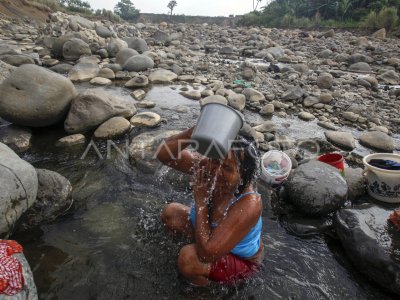 Kekeringan Di Bogor Antara Foto