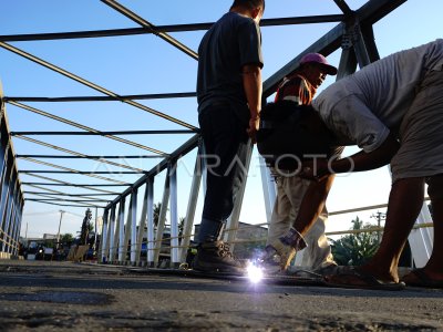 PERBAIKAN JEMBATAN TRANS SULAWESI ANTARA Foto