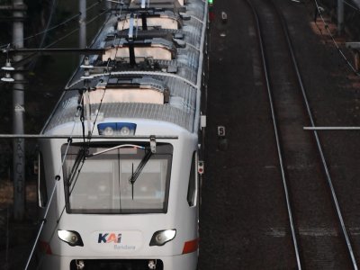 KERETA BANDARA KEMBALI BEROPERASI ANTARA Foto