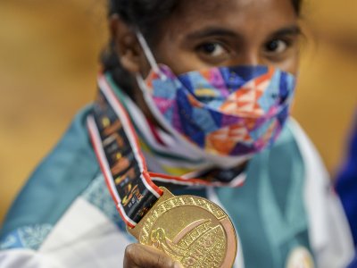 Petinju Putri Papua Dapat Medali Emas Antara Foto