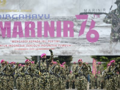 Upacara Hut Ke Korps Marinir Antara Foto