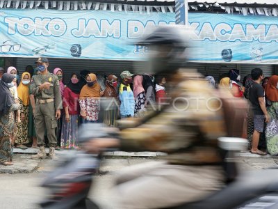 Operasi Pasar Minyak Goreng Antara Foto