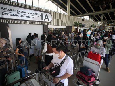 ARUS MUDIK DI BANDARA SOETTA ANTARA Foto