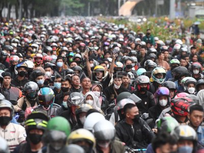 Pemudik Bersepeda Motor Di Pelabuhan Merak Antara Foto