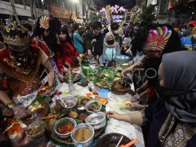 FESTIVAL RUJAK ULEG DI KOTA SURABAYA ANTARA Foto