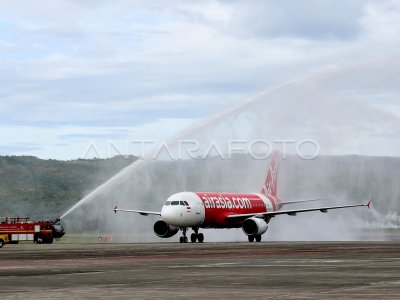 Air Asia Terbang Perdana Ke Aceh Antara Foto