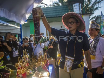 Menparekraf Kunjungi Desa Wisata Di Kota Banjarmasin Antara Foto