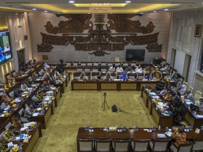 RAPAT KERJA MENTERI PPN KEPALA BAPPENAS DENGAN KOMISI XI DPR ANTARA Foto