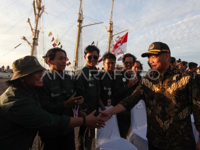 Laskar Rempah Dan Kri Dewaruci Tiba Di Surabaya Antara Foto