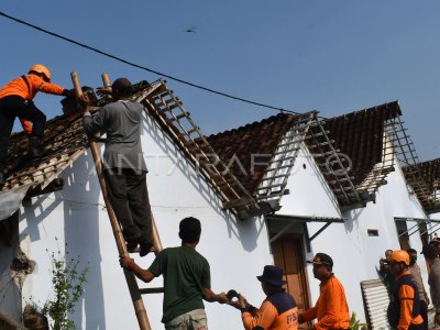 Bencana Puting Beliung Di Madiun Antara Foto